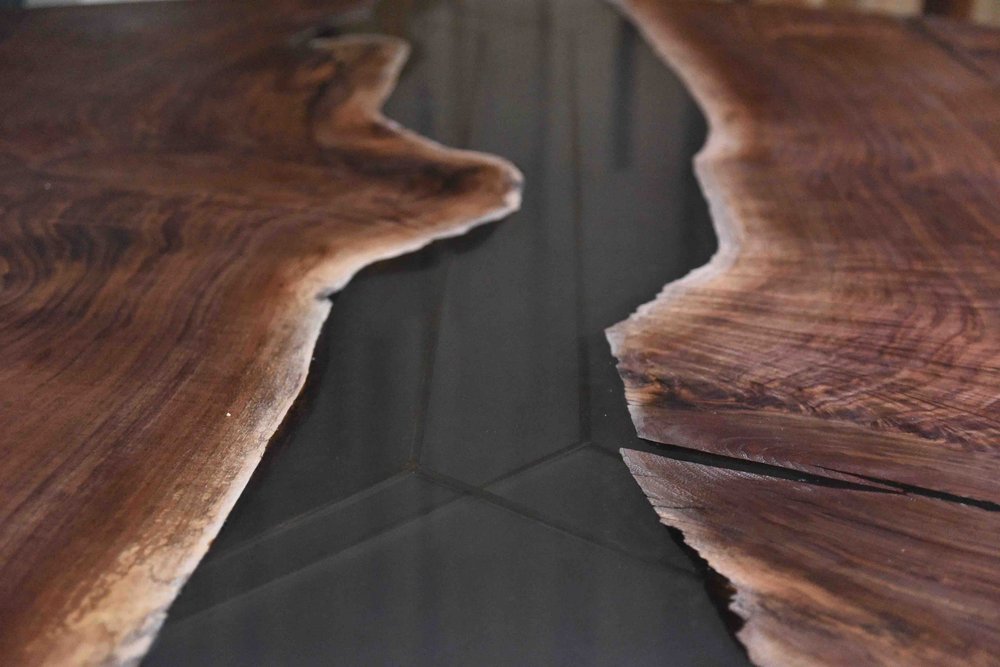 Sora Round River Dining Table