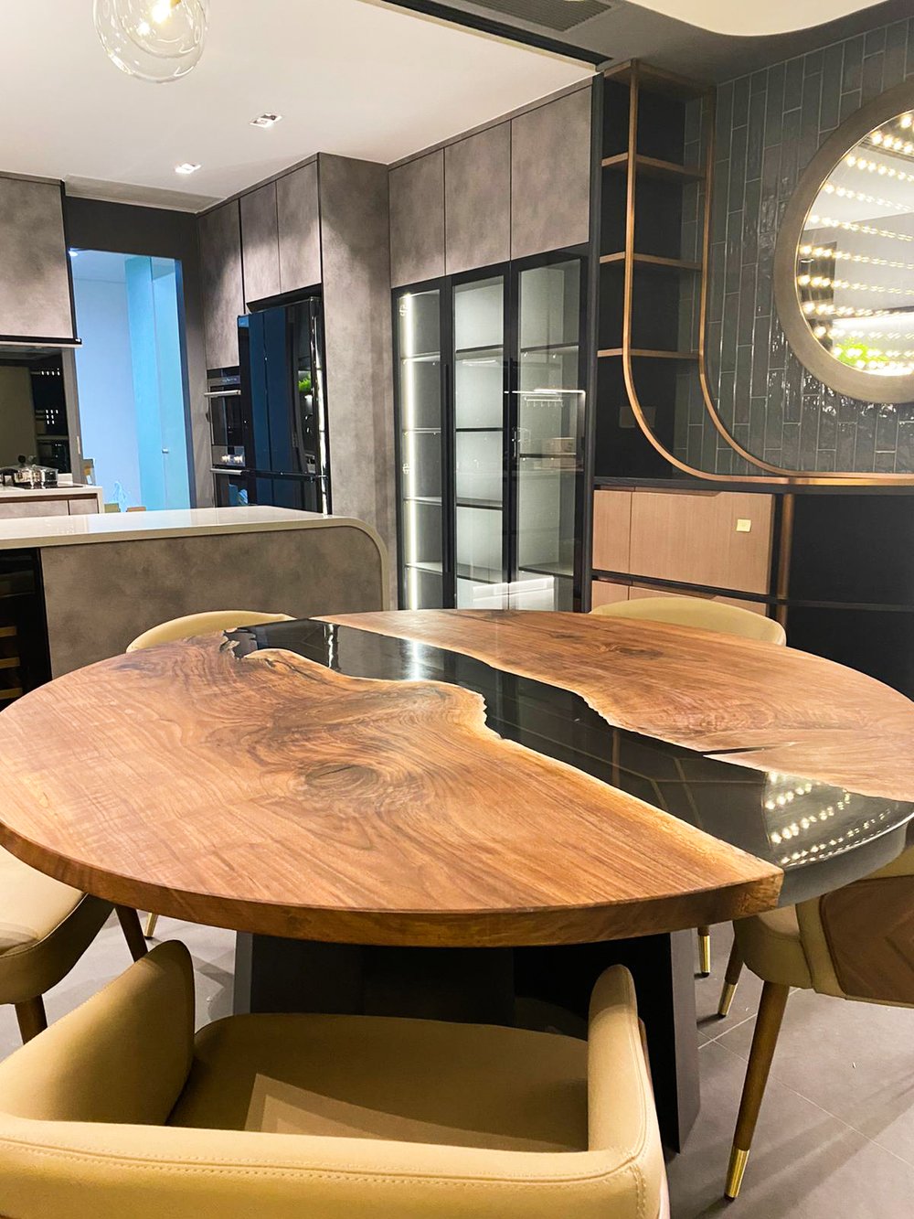 Sora Round River Dining Table