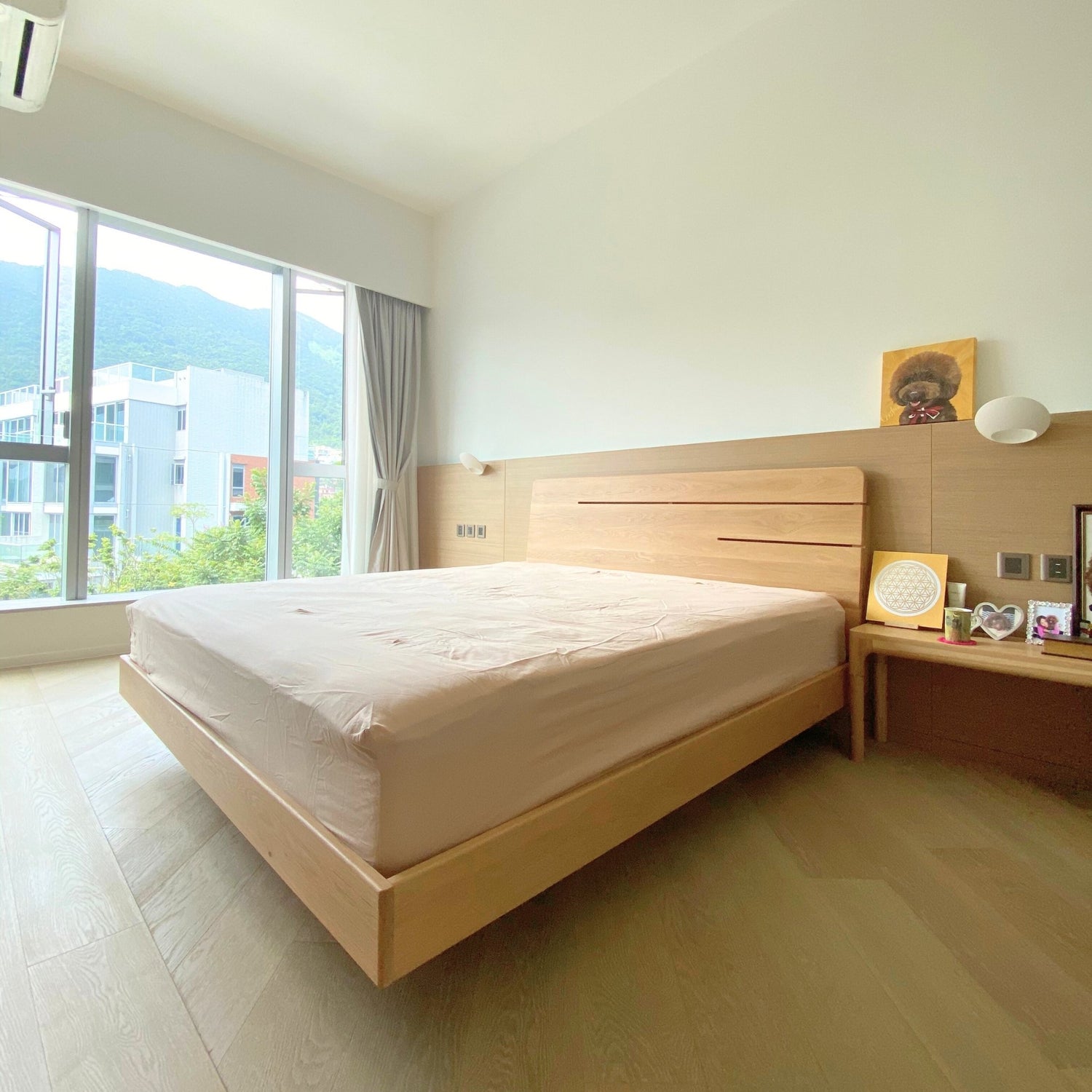 Floating Bed