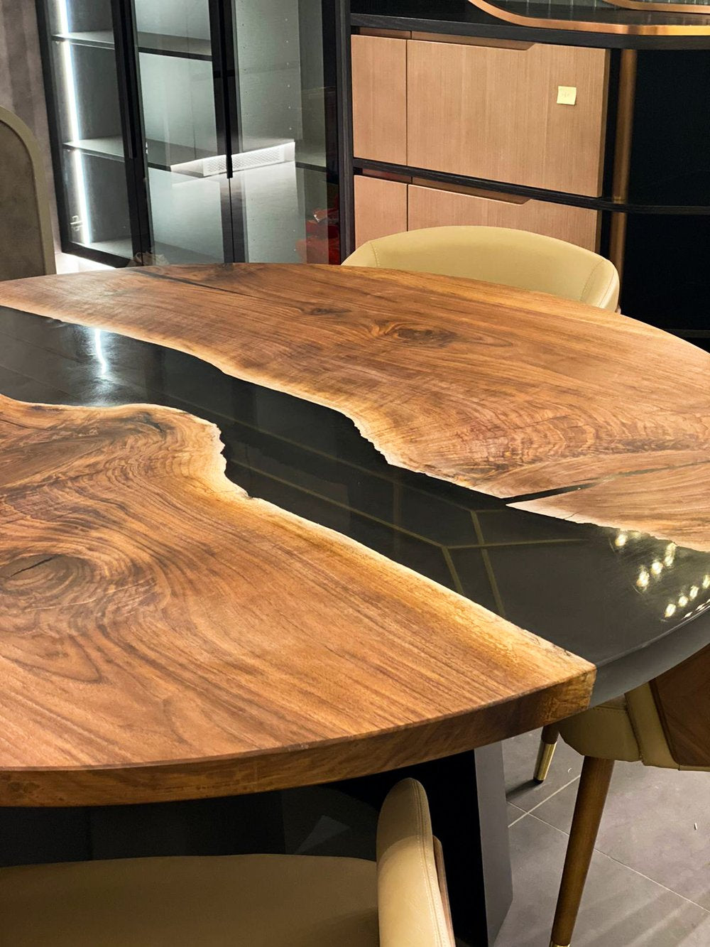 Sora Round River Dining Table