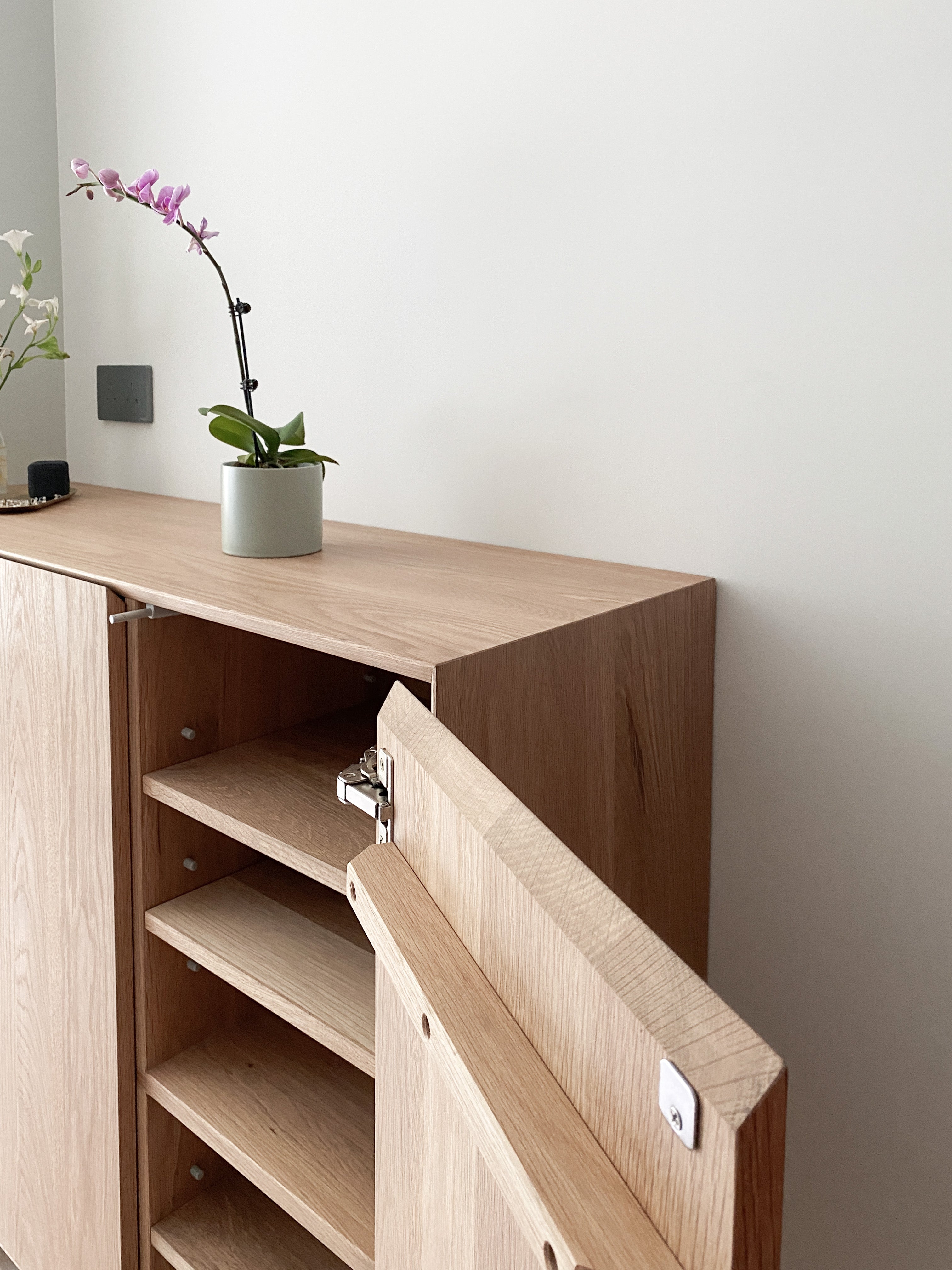 Alyrah Wall-mounted Thin-Edged cabinet